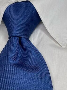 Ted Baker Italian Silk Blue Thin Tie Made in USA 58” 2 7/8”
